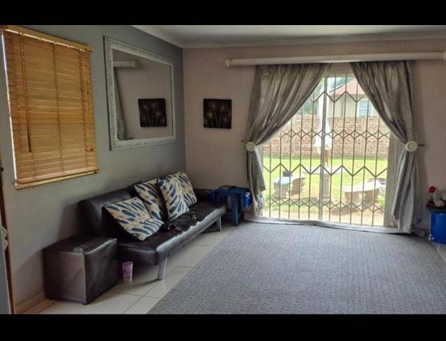 2 BEDROOM HOUSE FOR SALE IN CLOVERDENE